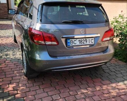 Сірий Мерседес Б-клас, об'ємом двигуна 0 л та пробігом 61 тис. км за 11500 $, фото 1 на Automoto.ua