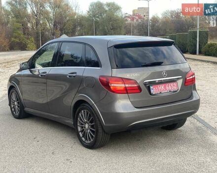 Серый Мерседес Б-класс, объемом двигателя 0 л и пробегом 147 тыс. км за 10900 $, фото 5 на Automoto.ua