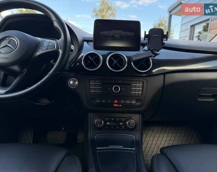 Сірий Мерседес Б-клас, об'ємом двигуна 0 л та пробігом 70 тис. км за 12600 $, фото 49 на Automoto.ua