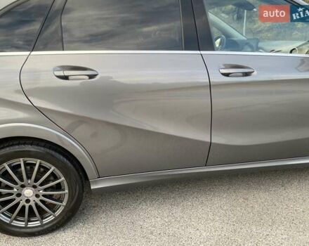 Серый Мерседес Б-класс, объемом двигателя 0 л и пробегом 147 тыс. км за 10900 $, фото 77 на Automoto.ua