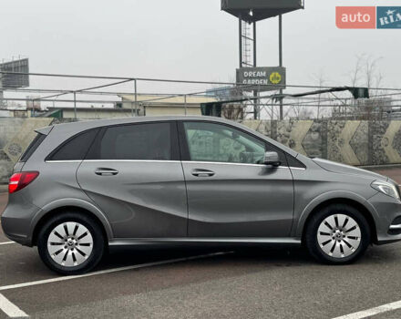 Сірий Мерседес Б-клас, об'ємом двигуна 0 л та пробігом 116 тис. км за 8999 $, фото 20 на Automoto.ua