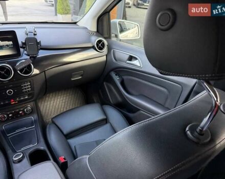 Сірий Мерседес Б-клас, об'ємом двигуна 0 л та пробігом 70 тис. км за 12600 $, фото 50 на Automoto.ua