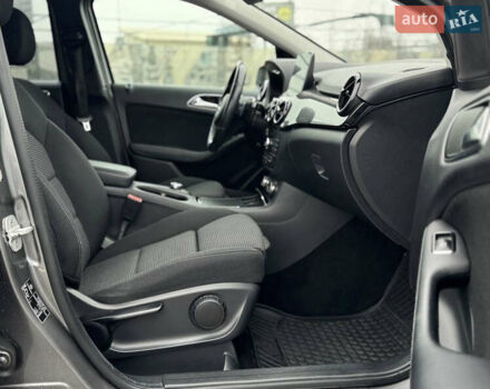 Сірий Мерседес Б-клас, об'ємом двигуна 0 л та пробігом 116 тис. км за 8999 $, фото 6 на Automoto.ua