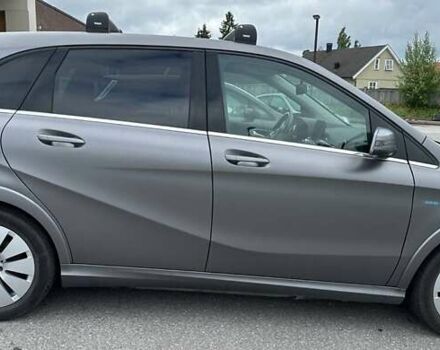 Серый Мерседес Б-класс, объемом двигателя 0 л и пробегом 97 тыс. км за 15200 $, фото 9 на Automoto.ua