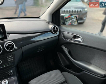 Мерседес Б-класс 2017 в Виннице на Automoto.ua Серый Мерседес Б-класс, объемом двигателя 2 л и пробегом 149 тыс. км за 14480 $, фото 42 на Automoto.ua