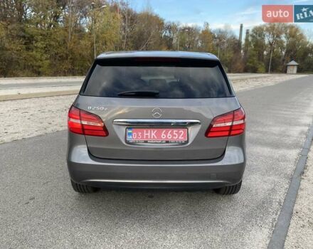 Серый Мерседес Б-класс, объемом двигателя 0 л и пробегом 147 тыс. км за 10900 $, фото 4 на Automoto.ua