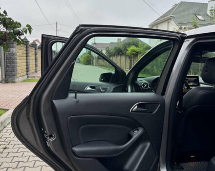 Сірий Мерседес Б-клас, об'ємом двигуна 0 л та пробігом 82 тис. км за 12800 $, фото 28 на Automoto.ua