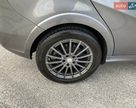 Серый Мерседес Б-класс, объемом двигателя 0 л и пробегом 147 тыс. км за 10900 $, фото 15 на Automoto.ua