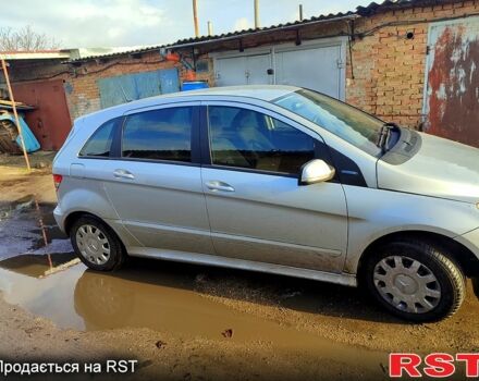 Сірий Мерседес Б-клас, об'ємом двигуна 1.5 л та пробігом 202 тис. км за 5500 $, фото 4 на Automoto.ua