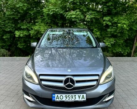 Мерседес Б-класс 2015 в Ужгороде на Automoto.ua Серый Мерседес Б-класс, объемом двигателя 0 л и пробегом 220 тыс. км за 9900 $, фото 1 на Automoto.ua