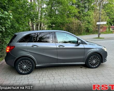 Мерседес Б-класс 2015 в Ужгороде на Automoto.ua Серый Мерседес Б-класс, объемом двигателя 0 л и пробегом 220 тыс. км за 9900 $, фото 2 на Automoto.ua