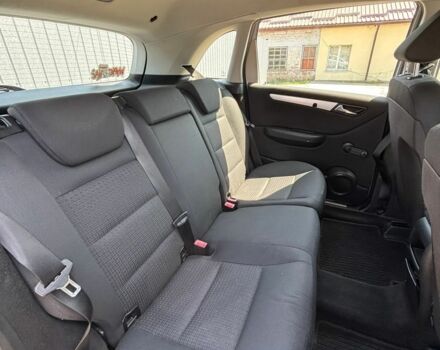 Серый Мерседес Б-класс, объемом двигателя 2 л и пробегом 315 тыс. км за 3300 $, фото 6 на Automoto.ua