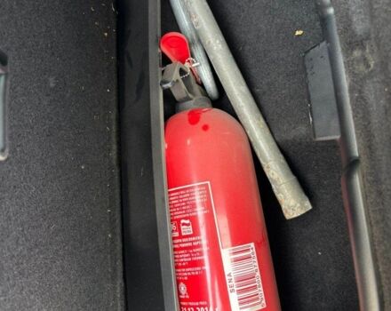 Серый Мерседес Б-класс, объемом двигателя 2 л и пробегом 315 тыс. км за 3300 $, фото 4 на Automoto.ua