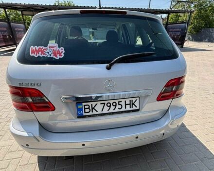 Серый Мерседес Б-класс, объемом двигателя 2 л и пробегом 315 тыс. км за 3300 $, фото 5 на Automoto.ua