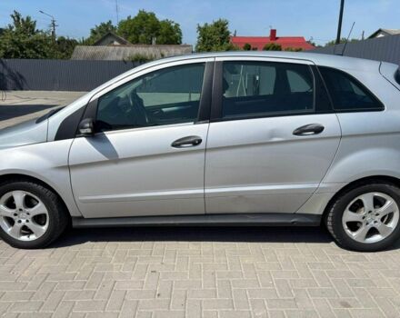 Серый Мерседес Б-класс, объемом двигателя 2 л и пробегом 315 тыс. км за 3300 $, фото 3 на Automoto.ua