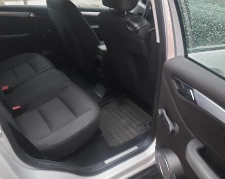 Серый Мерседес Б-класс, объемом двигателя 1.7 л и пробегом 213 тыс. км за 5200 $, фото 3 на Automoto.ua