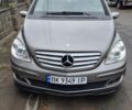 Серый Мерседес Б-класс, объемом двигателя 2 л и пробегом 173 тыс. км за 7020 $, фото 1 на Automoto.ua