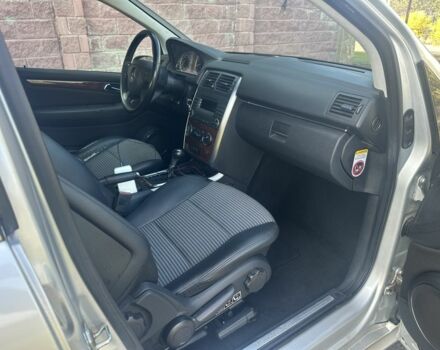 Серый Мерседес Б-класс, объемом двигателя 2 л и пробегом 245 тыс. км за 5600 $, фото 2 на Automoto.ua