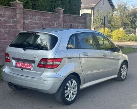 Серый Мерседес Б-класс, объемом двигателя 2 л и пробегом 245 тыс. км за 5600 $, фото 1 на Automoto.ua