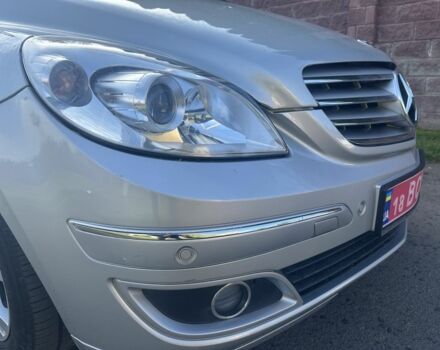 Серый Мерседес Б-класс, объемом двигателя 2 л и пробегом 245 тыс. км за 5600 $, фото 4 на Automoto.ua