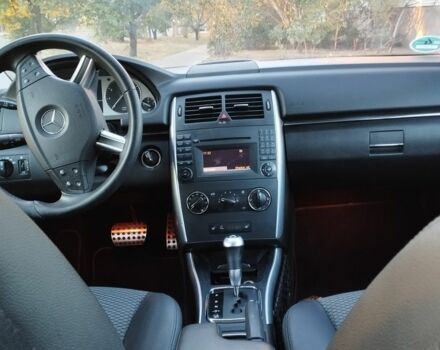 Серый Мерседес Б-класс, объемом двигателя 1.7 л и пробегом 213 тыс. км за 9300 $, фото 6 на Automoto.ua