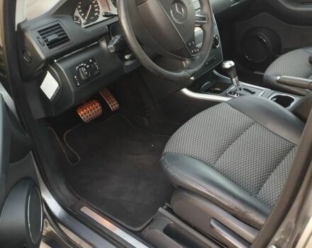 Серый Мерседес Б-класс, объемом двигателя 1.7 л и пробегом 213 тыс. км за 9300 $, фото 7 на Automoto.ua