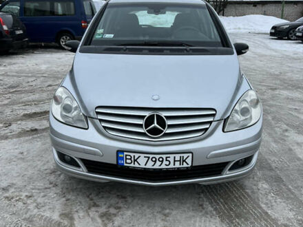 Серый Мерседес Б-класс, объемом двигателя 2 л и пробегом 317 тыс. км за 4199 $, фото 1 на Automoto.ua