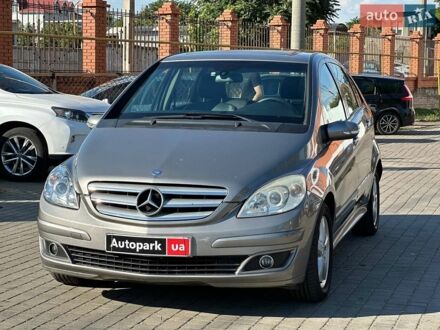 Серый Мерседес Б-класс, объемом двигателя 2 л и пробегом 280 тыс. км за 5440 $, фото 1 на Automoto.ua
