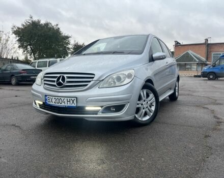 Серый Мерседес Б-класс, объемом двигателя 2 л и пробегом 159 тыс. км за 5600 $, фото 1 на Automoto.ua