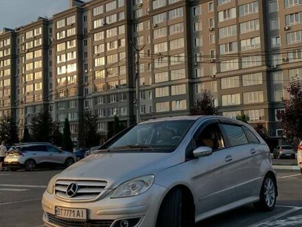 Сірий Мерседес Б-клас, об'ємом двигуна 1.99 л та пробігом 290 тис. км за 6500 $, фото 1 на Automoto.ua