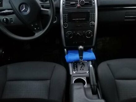 Серый Мерседес Б-класс, объемом двигателя 1.7 л и пробегом 196 тыс. км за 8500 $, фото 1 на Automoto.ua