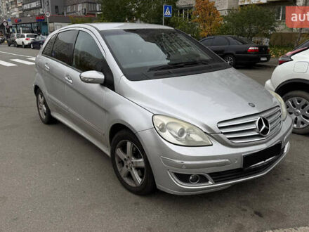 Мерседес Б-класс 2006 в Киеве на Automoto.ua Серый Мерседес Б-класс, объемом двигателя 2 л и пробегом 273 тыс. км за 4000 $, фото 1 на Automoto.ua