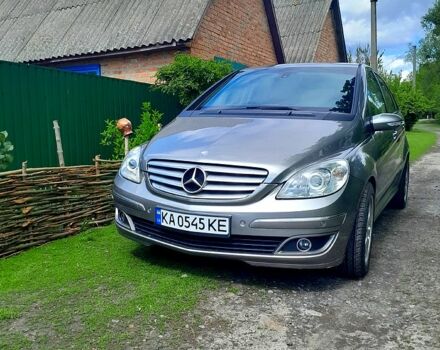 Серый Мерседес Б-класс, объемом двигателя 2 л и пробегом 305 тыс. км за 6400 $, фото 1 на Automoto.ua