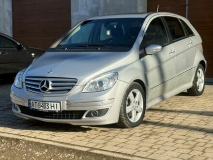 Серый Мерседес Б-класс, объемом двигателя 2 л и пробегом 240 тыс. км за 4500 $, фото 1 на Automoto.ua