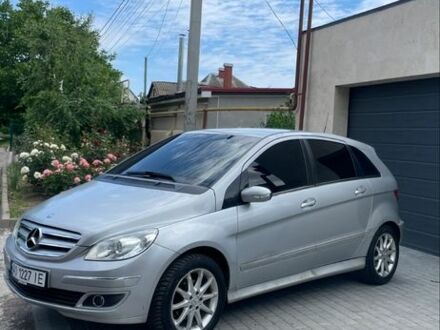 Сірий Мерседес Б-клас, об'ємом двигуна 2 л та пробігом 180 тис. км за 5300 $, фото 1 на Automoto.ua