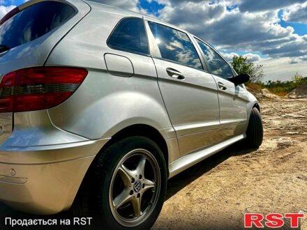 Серый Мерседес Б-класс, объемом двигателя 2 л и пробегом 254 тыс. км за 6200 $, фото 1 на Automoto.ua