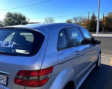 Серый Мерседес Б-класс, объемом двигателя 2 л и пробегом 210 тыс. км за 5500 $, фото 1 на Automoto.ua