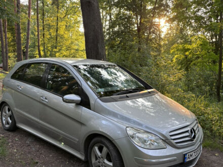 Сірий Мерседес Б-клас, об'ємом двигуна 2 л та пробігом 320 тис. км за 5100 $, фото 1 на Automoto.ua