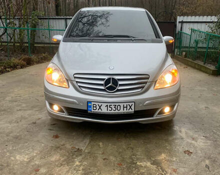 Серый Мерседес Б-класс, объемом двигателя 2 л и пробегом 306 тыс. км за 6200 $, фото 1 на Automoto.ua