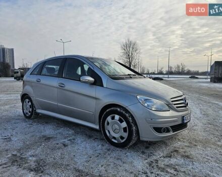 Серый Мерседес Б-класс, объемом двигателя 2.04 л и пробегом 227 тыс. км за 4950 $, фото 1 на Automoto.ua