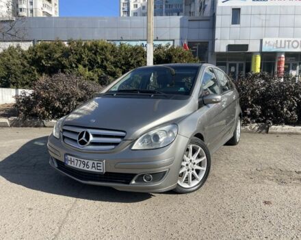 Серый Мерседес Б-класс, объемом двигателя 2 л и пробегом 202 тыс. км за 6100 $, фото 1 на Automoto.ua