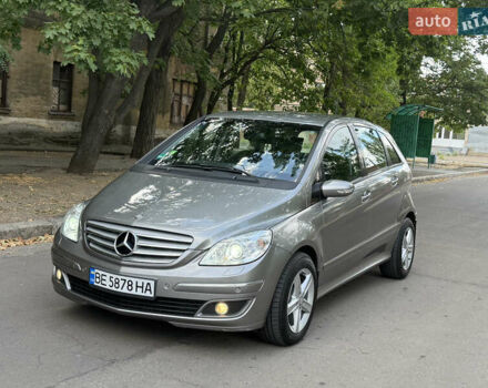 Сірий Мерседес Б-клас, об'ємом двигуна 2 л та пробігом 268 тис. км за 7350 $, фото 1 на Automoto.ua