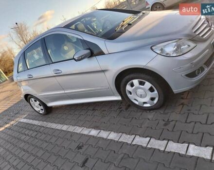 Серый Мерседес Б-класс, объемом двигателя 1.7 л и пробегом 231 тыс. км за 6500 $, фото 1 на Automoto.ua