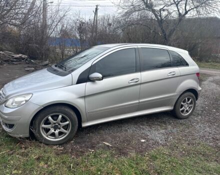 Серый Мерседес Б-класс, объемом двигателя 2 л и пробегом 300 тыс. км за 5500 $, фото 1 на Automoto.ua