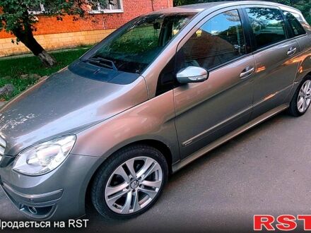 Мерседес Б-класс 2008 в Славуте на Automoto.ua Серый Мерседес Б-класс, объемом двигателя 2 л и пробегом 155 тыс. км за 6800 $, фото 1 на Automoto.ua