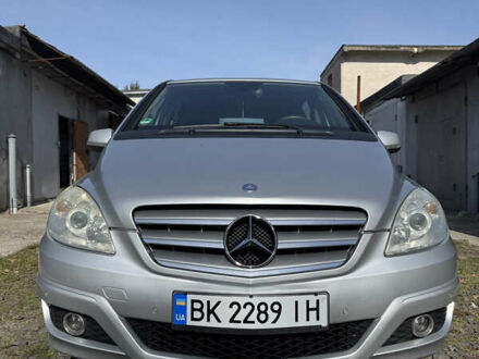 Серый Мерседес Б-класс, объемом двигателя 2 л и пробегом 238 тыс. км за 7800 $, фото 1 на Automoto.ua