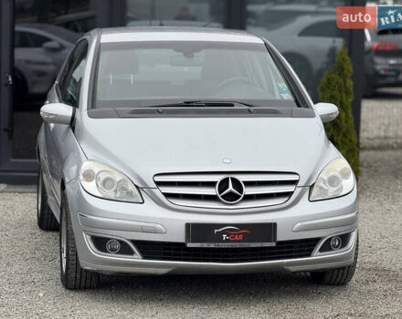 Серый Мерседес Б-класс, объемом двигателя 2 л и пробегом 253 тыс. км за 6900 $, фото 1 на Automoto.ua
