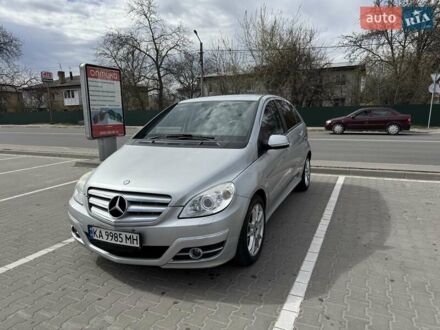 Мерседес Б-клас 2009 у Києві на Automoto.ua Сірий Мерседес Б-клас, об'ємом двигуна 1.7 л та пробігом 140 тис. км за 6900 $, фото 1 на Automoto.ua