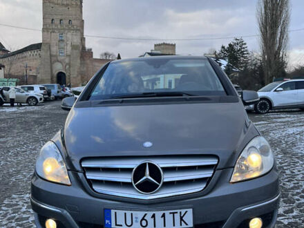 Серый Мерседес Б-класс, объемом двигателя 2 л и пробегом 200 тыс. км за 7900 $, фото 1 на Automoto.ua