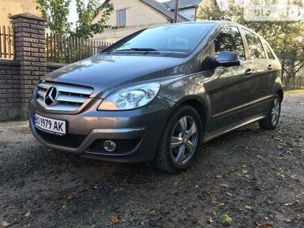 Сірий Мерседес Б-клас, об'ємом двигуна 1.7 л та пробігом 197 тис. км за 9000 $, фото 1 на Automoto.ua